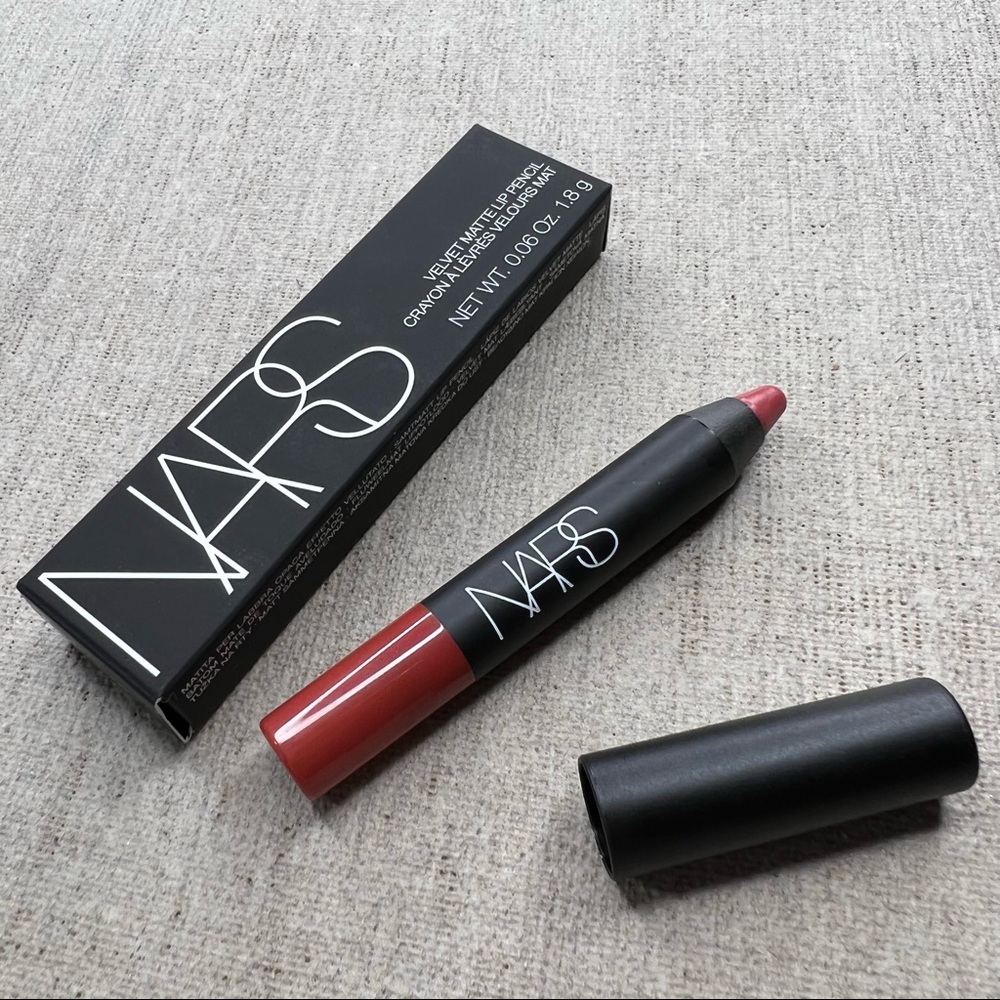 ❤️3 for $25❤️ NARS Velvet Matte Lip Pencil Mini - Picture 7 of 7